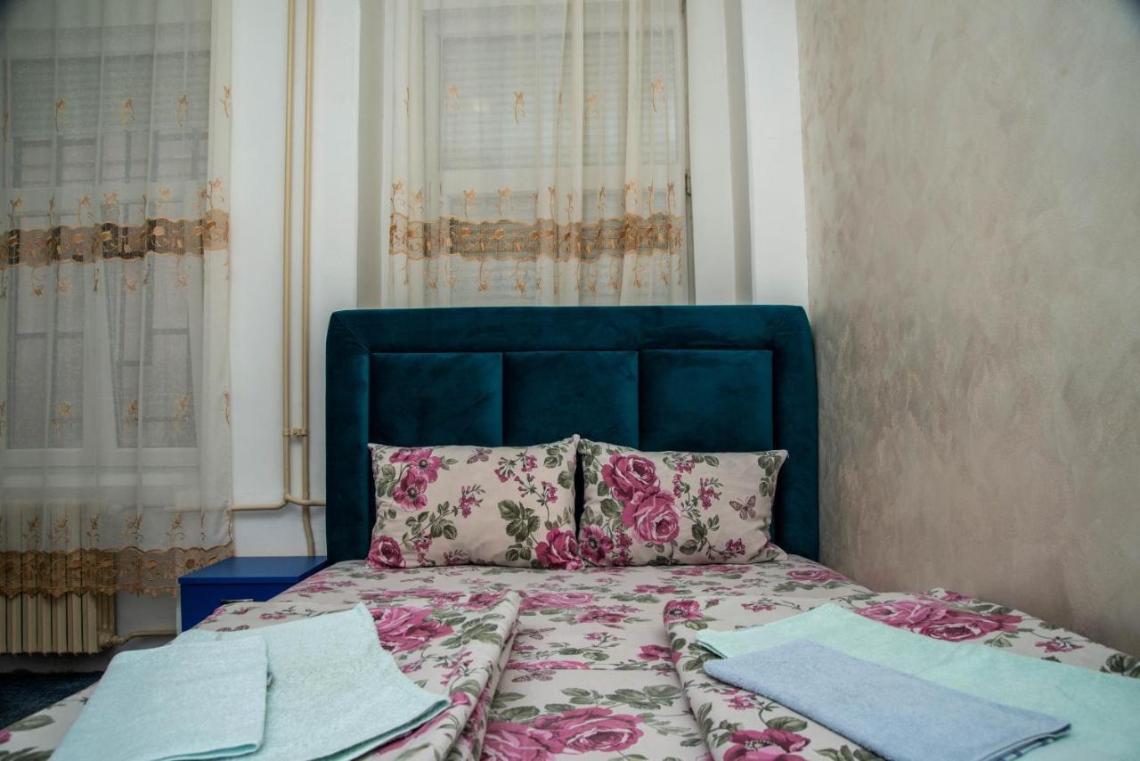 Sobe Sa Sopstvenim Kupatilom Private Rooms Bathroom In Center Novi Sad Exterior photo