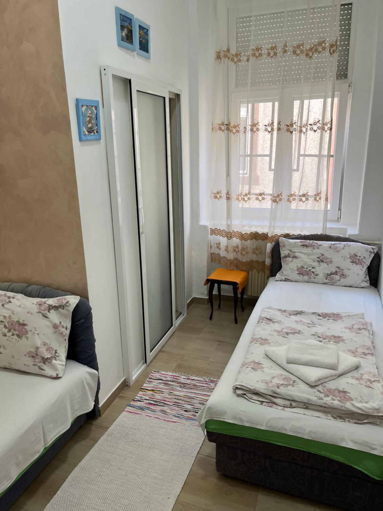 Sobe Sa Sopstvenim Kupatilom Private Rooms Bathroom In Center Novi Sad Exterior photo