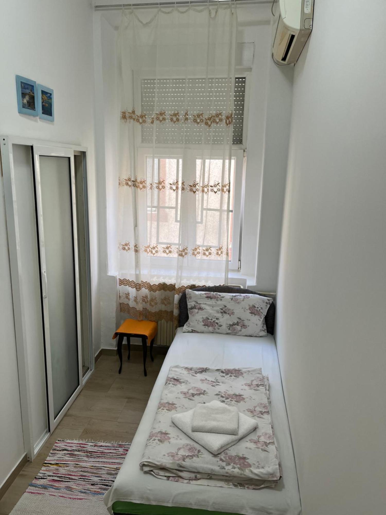 Sobe Sa Sopstvenim Kupatilom Private Rooms Bathroom In Center Novi Sad Exterior photo