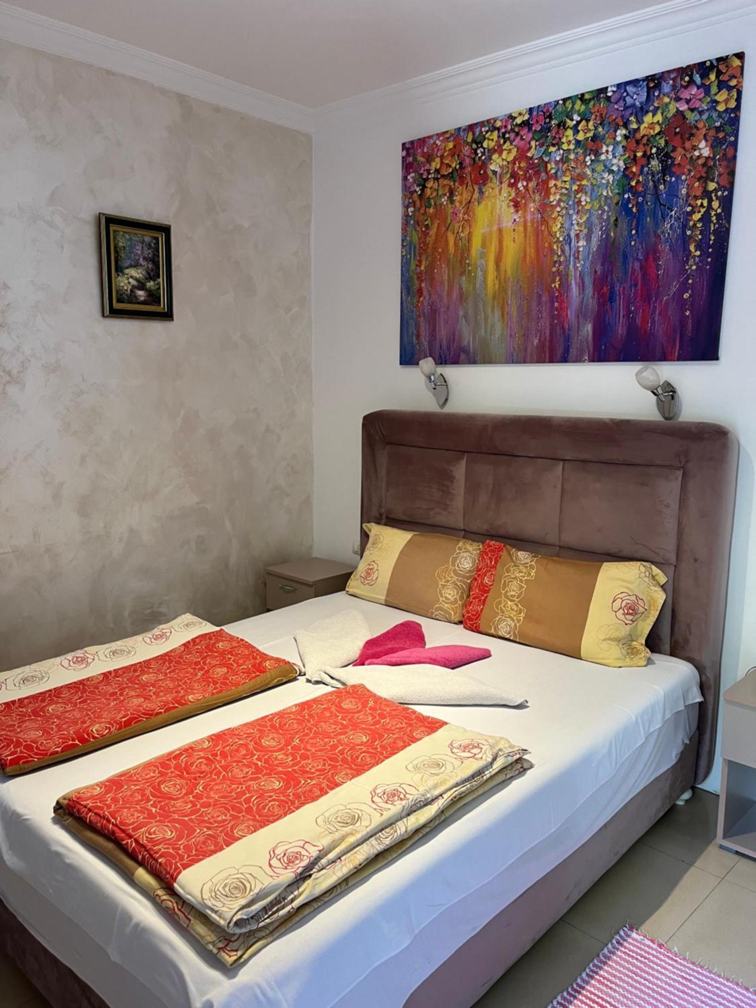 Sobe Sa Sopstvenim Kupatilom Private Rooms Bathroom In Center Novi Sad Exterior photo