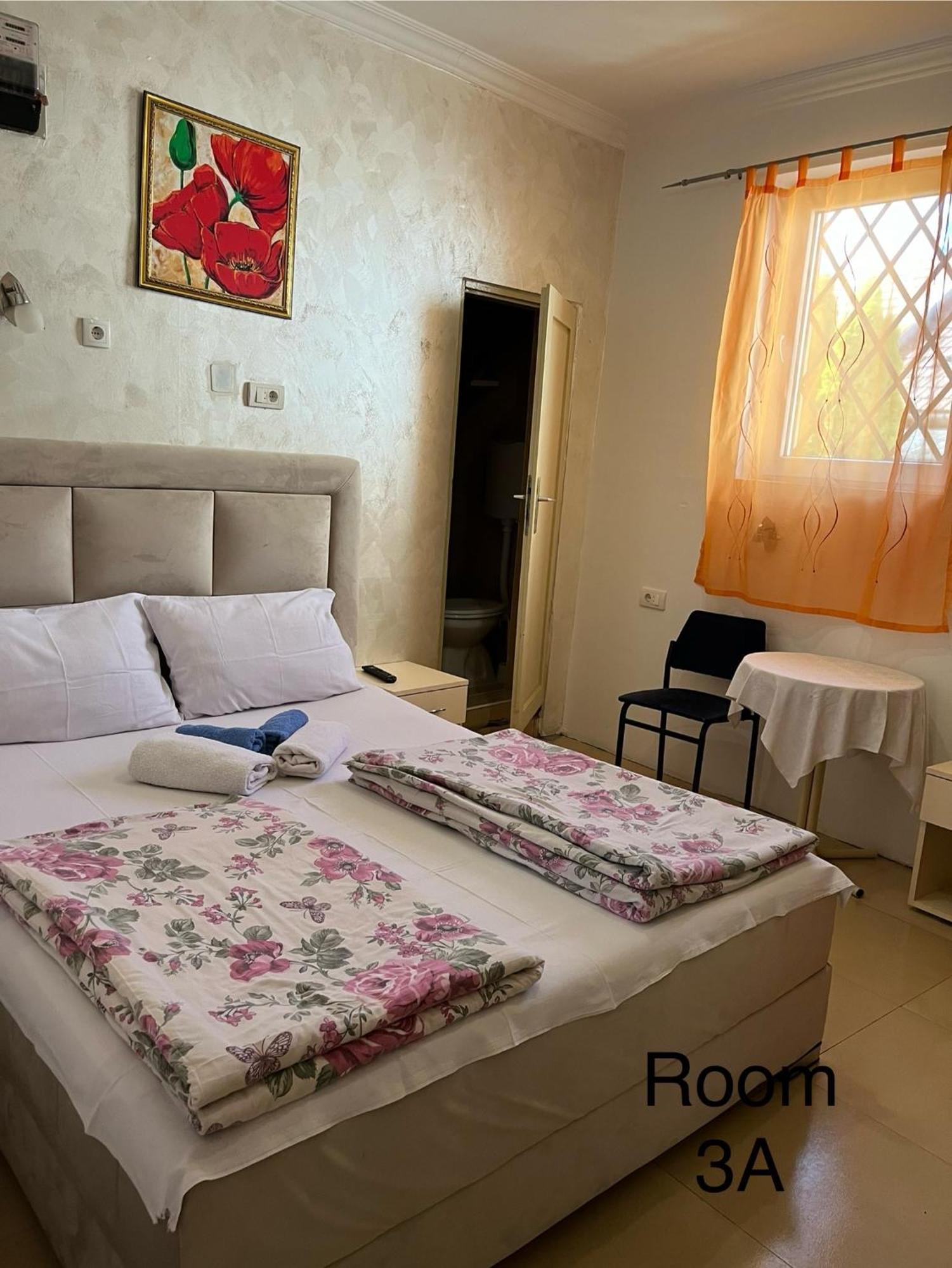 Sobe Sa Sopstvenim Kupatilom Private Rooms Bathroom In Center Novi Sad Exterior photo