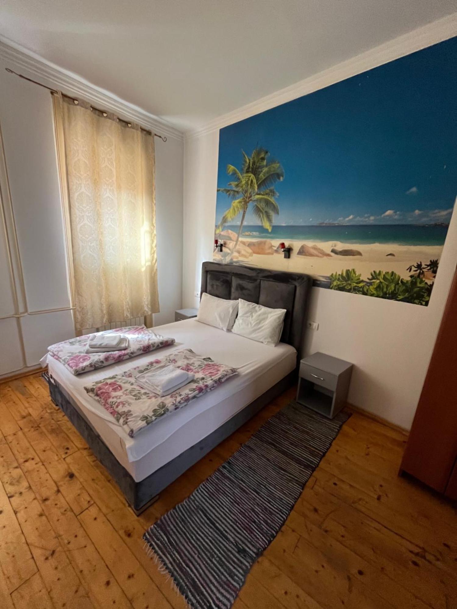 Sobe Sa Sopstvenim Kupatilom Private Rooms Bathroom In Center Novi Sad Exterior photo