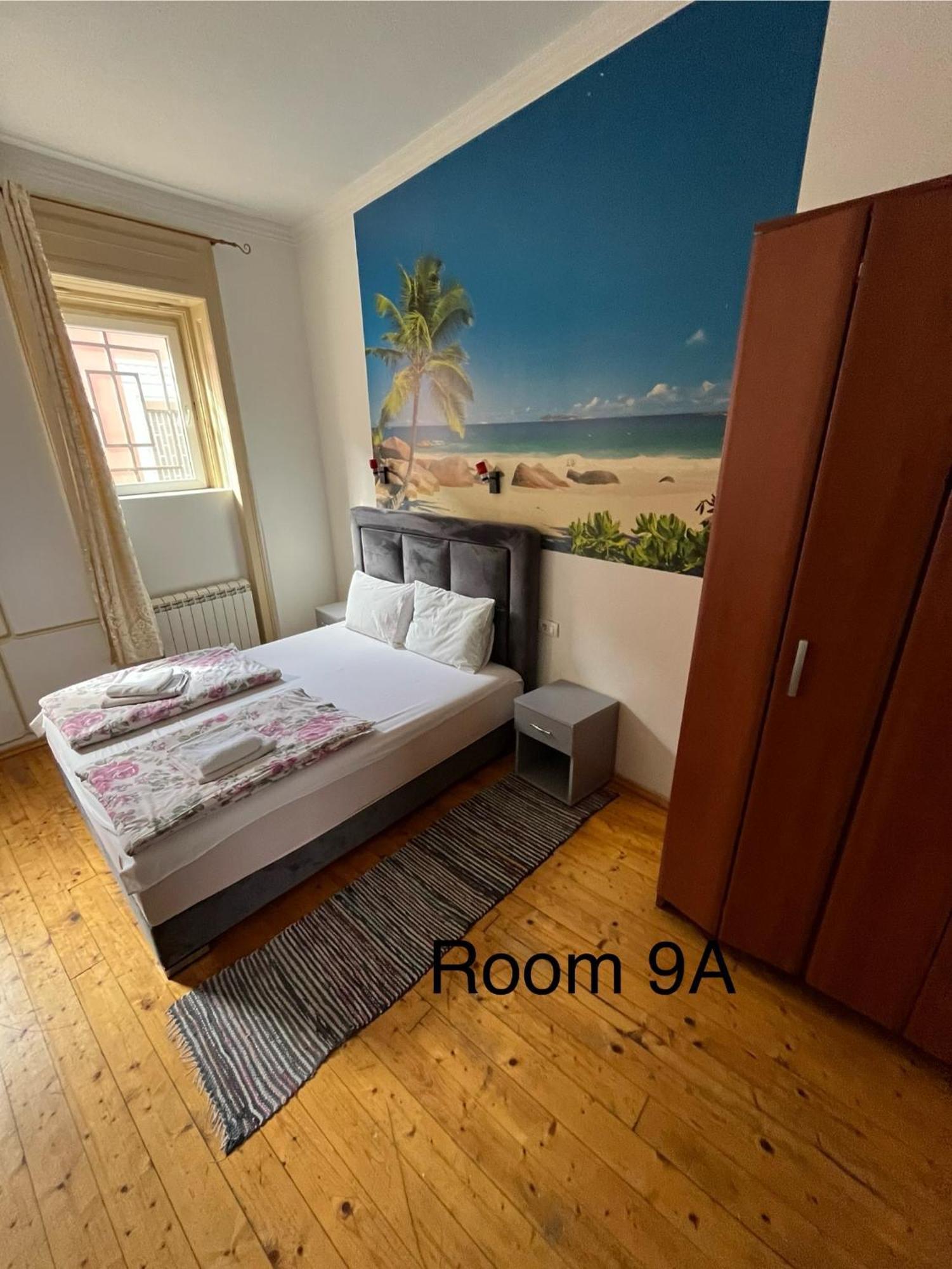 Sobe Sa Sopstvenim Kupatilom Private Rooms Bathroom In Center Novi Sad Exterior photo