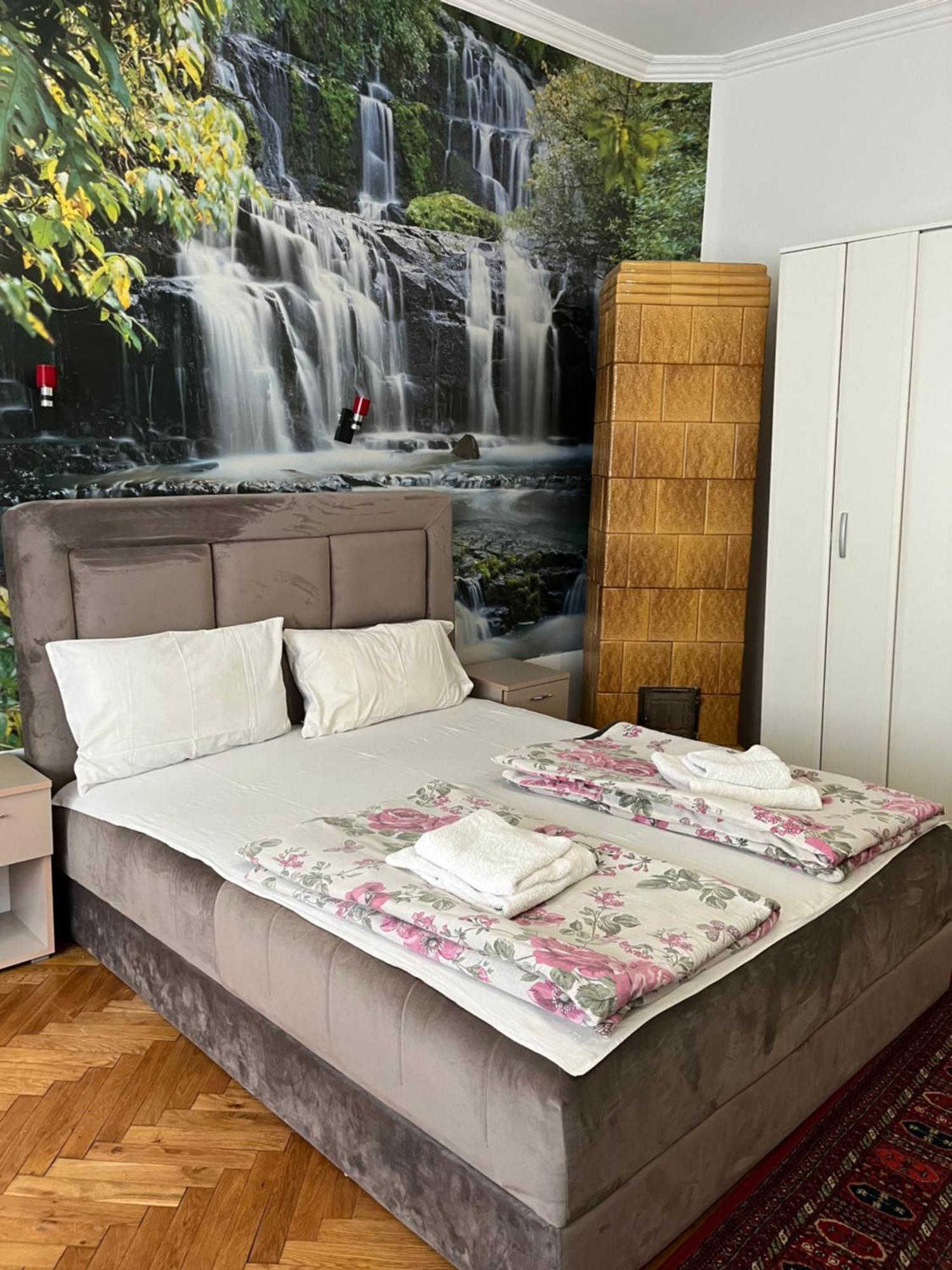 Sobe Sa Sopstvenim Kupatilom Private Rooms Bathroom In Center Novi Sad Exterior photo
